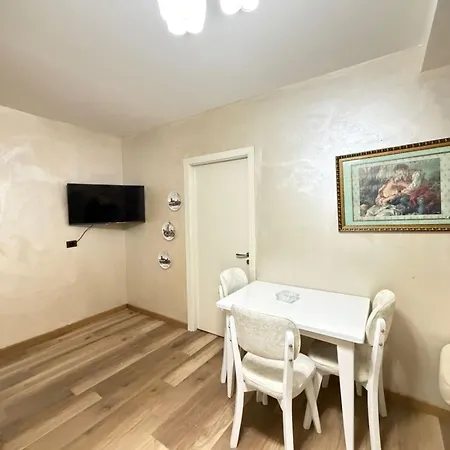 Apartmán Luxury 6 Near Square 21