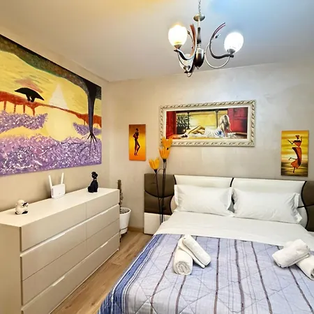 Luxury 6 Near Square 21 Apartmán Tirana
