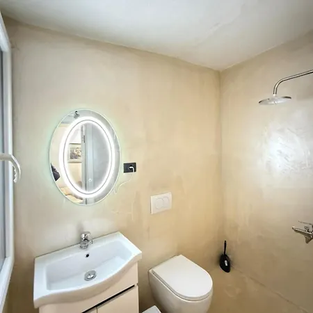 Luxury 6 Near Square 21 * Tirana