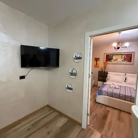 Apartmán Luxury 6 Near Square 21