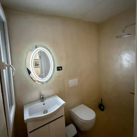 Luxury 6 Near Square 21 Apartmán *
